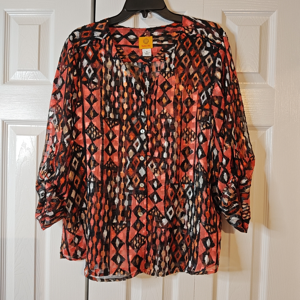 NWOT Ruby Rd Black Diamond Pattern 20W Semi Sheer Roll Tab Sleeve V-Neck